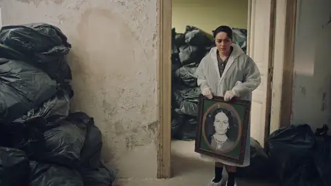 Safiye da un importante paso y entierra por fin al fantasma de su madre...¿para siempre? Safiye da un importante paso y entierra por fin al fantasma de su madre...¿para siempre?