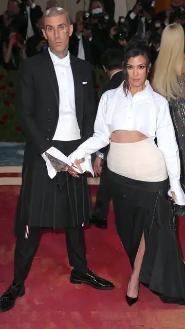 Travis Barker y Kourtney Kardashian en la Met Gala 2022 Travis Barker y Kourtney Kardashian en la Met Gala 2022