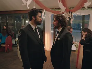 ¡Han descubre que el hombre del vertedero está en la boda de Safiye!: ¿Quién lo ha invitado? ¡Han descubre que el hombre del vertedero está en la boda de Safiye!: ¿Quién lo ha invitado?