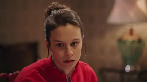 Neriman, hundida tras la confesión más dura de su padre: "Tu madre te dejó en la basura cuando eras un bebé" Neriman, hundida tras la confesión más dura de su padre: "Tu madre te dejó en la basura cuando eras un bebé"