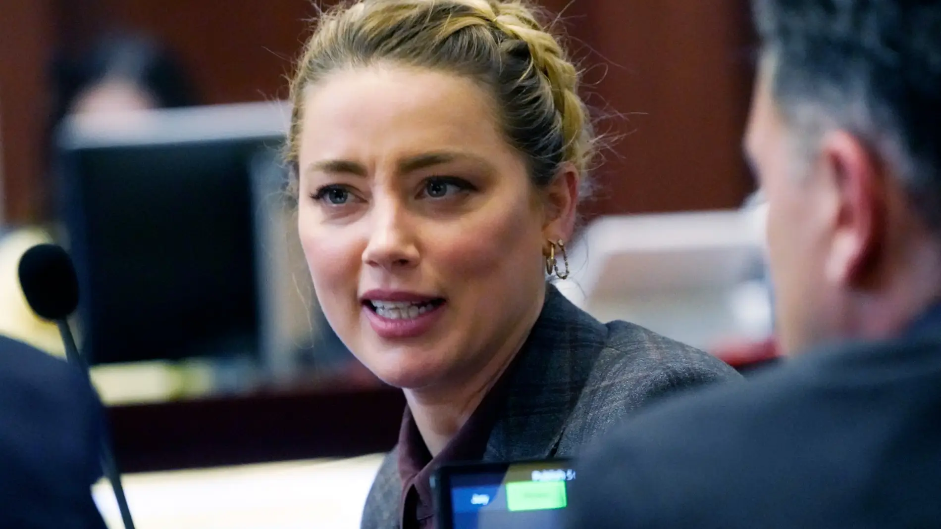 Amber Heard durante una sesión del juicio por difamación