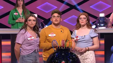 ¿Una experta en geografía? Sara, de las ‘Moleculonas’, tiene clara la respuesta a la cuarta bomba ¿Una experta en geografía? Sara, de las ‘Moleculonas’, tiene clara la respuesta a la cuarta bomba