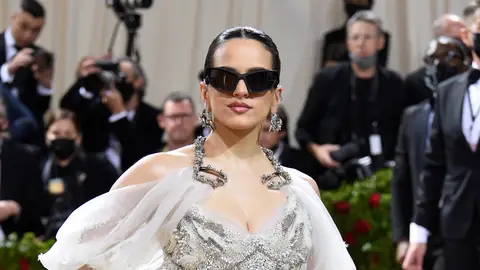 Rosalía en la Met Gala 2022 Rosalía en la Met Gala 2022