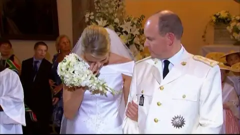 Charlene exige 12 millones al año para seguir casada con Alberto de Mónaco Charlene exige 12 millones al año para seguir casada con Alberto de Mónaco