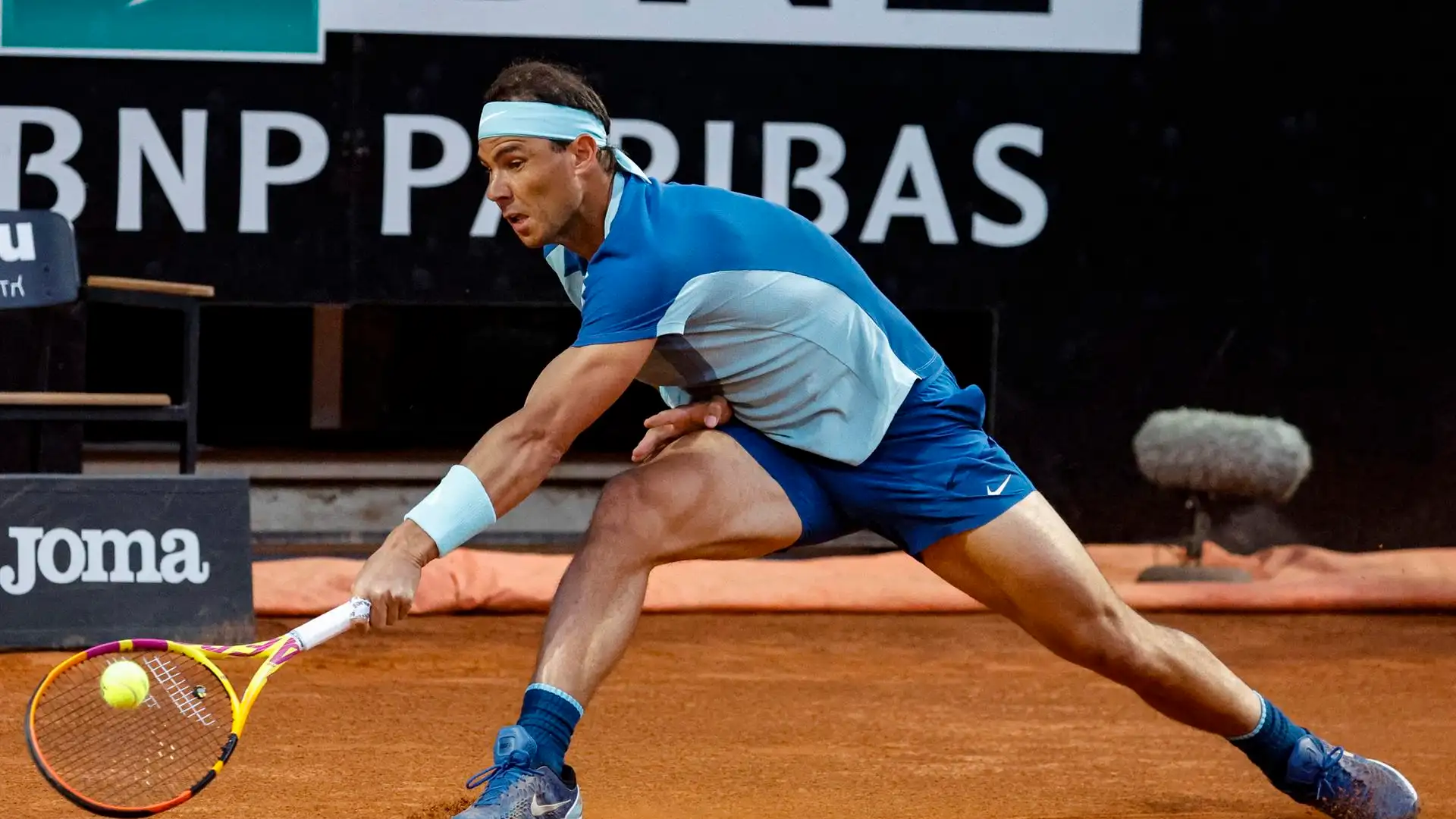 Rafa Nadal, eliminado en Roma tras un partido que acabó con evidentes gestos de dolor Rafa Nadal, eliminado en Roma tras un partido que acabó con evidentes gestos de dolor