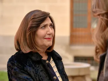 Carmen, llena de miedos, se desahoga con Coral: “Temo que Uriarte desvele a Raúl que es su verdadero padre” Carmen, llena de miedos, se desahoga con Coral: “Temo que Uriarte desvele a Raúl que es su verdadero padre”