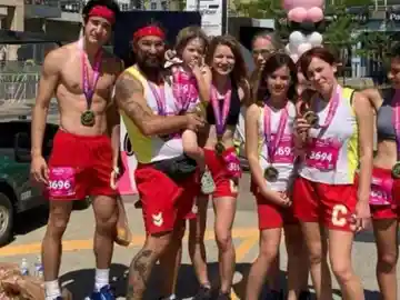 La familia Crawford tras terminar su maratón Cincinnati