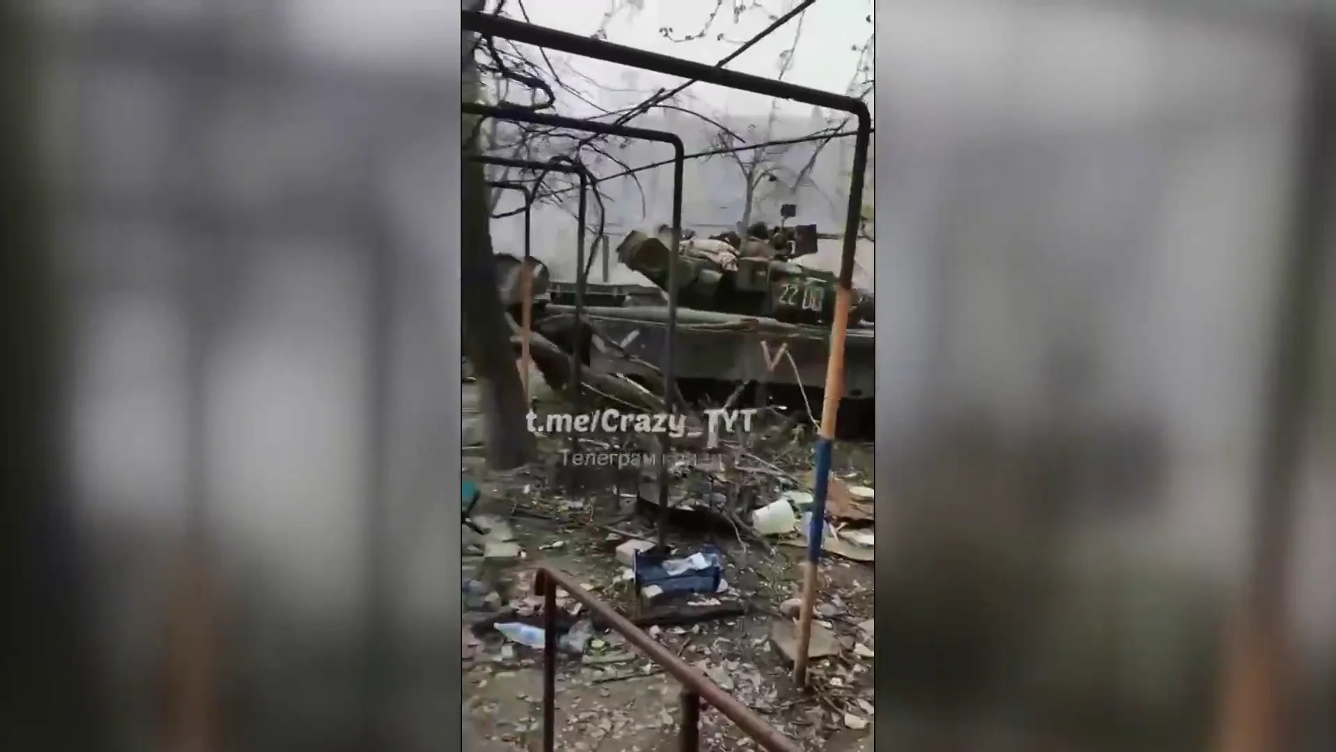 Los soldados chechenos se divierten destrozando Mari&uacute;pol