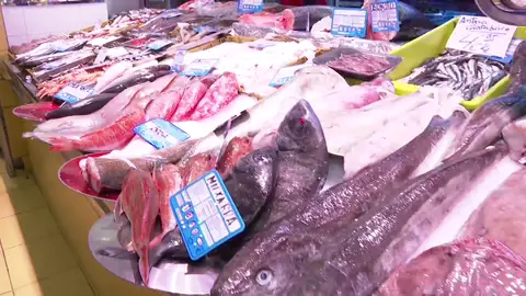 Productos en una pescadería Productos en una pescadería