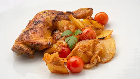La receta de hoy de Arguiñano: pollo al estilo turco con patatas y cebolla La receta de hoy de Arguiñano: pollo al estilo turco con patatas y cebolla