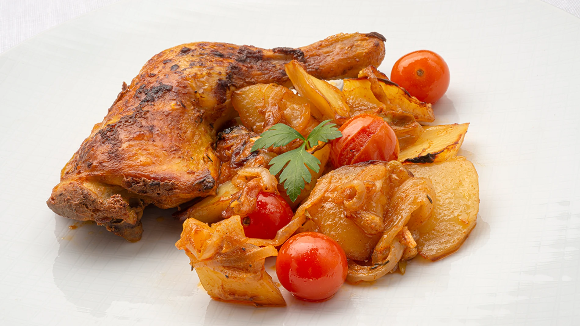 Receta sencilla de pollo al estilo turco con patatas y cebolla, de Karlos  Arguiñano