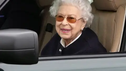 Sonriente y con buen aspecto Sonriente y con buen aspecto