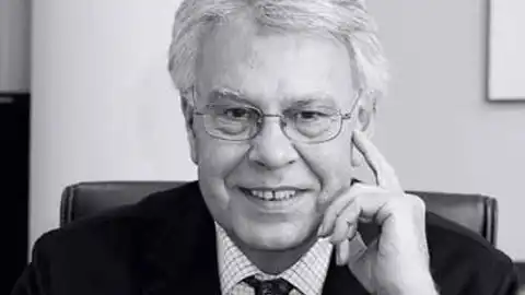 Efemérides de hoy 20 de mayo de 2022: Felipe González Márquez recibe el Premio Carlomagno Efemérides