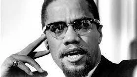 Efemérides de hoy 19 de mayo de 1922: nace El-Hajj Malik El-Shabazz, conocido como Malcolm X en Omaha, Nebraska, activista defensor de los derechos de los afroestadounidenses. Efemérides