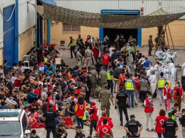 Efemérides de hoy 18 de mayo de 2022: entrada de cerca de 10.000 inmigrantes, casi 1.500 de ellos menores en Ceuta
