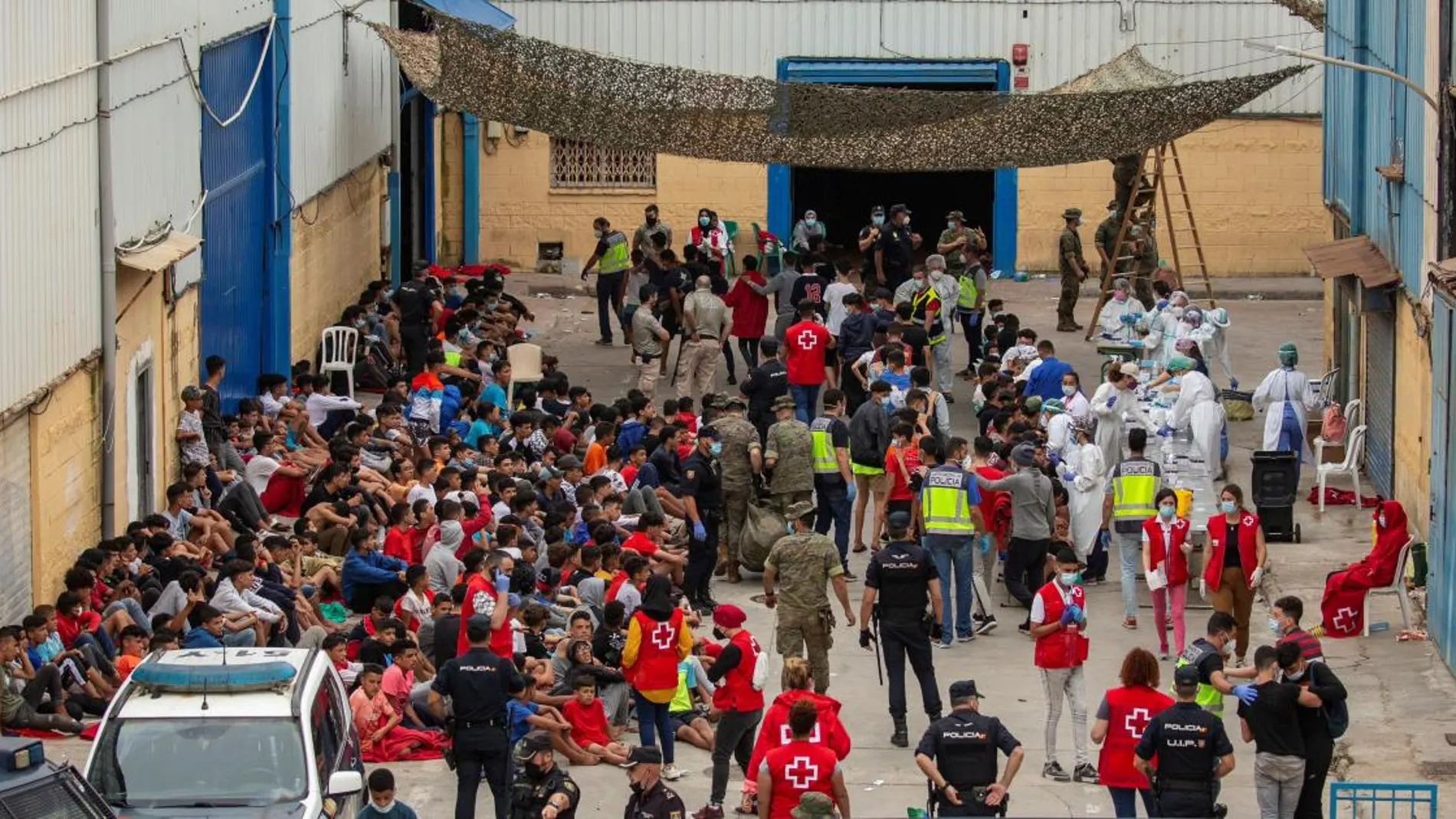 Efemérides de hoy 18 de mayo de 2022: entrada de cerca de 10.000 inmigrantes, casi 1.500 de ellos menores en Ceuta Efemérides de hoy 18 de mayo de 2022: entrada de cerca de 10.000 inmigrantes, casi 1.500 de ellos menores en Ceuta