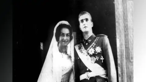 La historia de Don Juan Carlos y Doña Sofía cuando se cumplen 60 años de su boda en Atenas La historia de Don Juan Carlos y Doña Sofía cuando se cumplen 60 años de su boda en Atenas