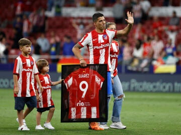 Luis Suárez se emociona en su despedida del Atlético de Madrid en el Metropolitano