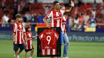Luis Suárez se emociona en su despedida del Atlético de Madrid en el Metropolitano Luis Suárez se emociona en su despedida del Atlético de Madrid en el Metropolitano