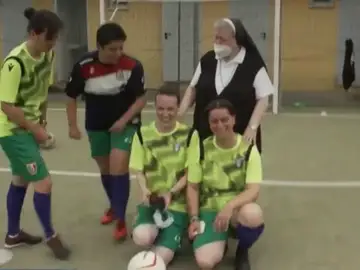 18 monjas de Roma han formado un equipazo de fútbol