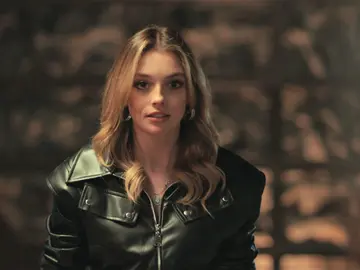 ¡Derin se pone de pie delante de todos y Volkan le pide el divorcio! ( ¡Derin se pone de pie delante de todos y Volkan le pide el divorcio! (