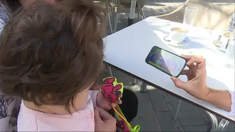 El uso excesivo de las pantallas en los niños puede crear problemas de inteligencia El uso excesivo de las pantallas en los niños puede crear problemas de inteligencia