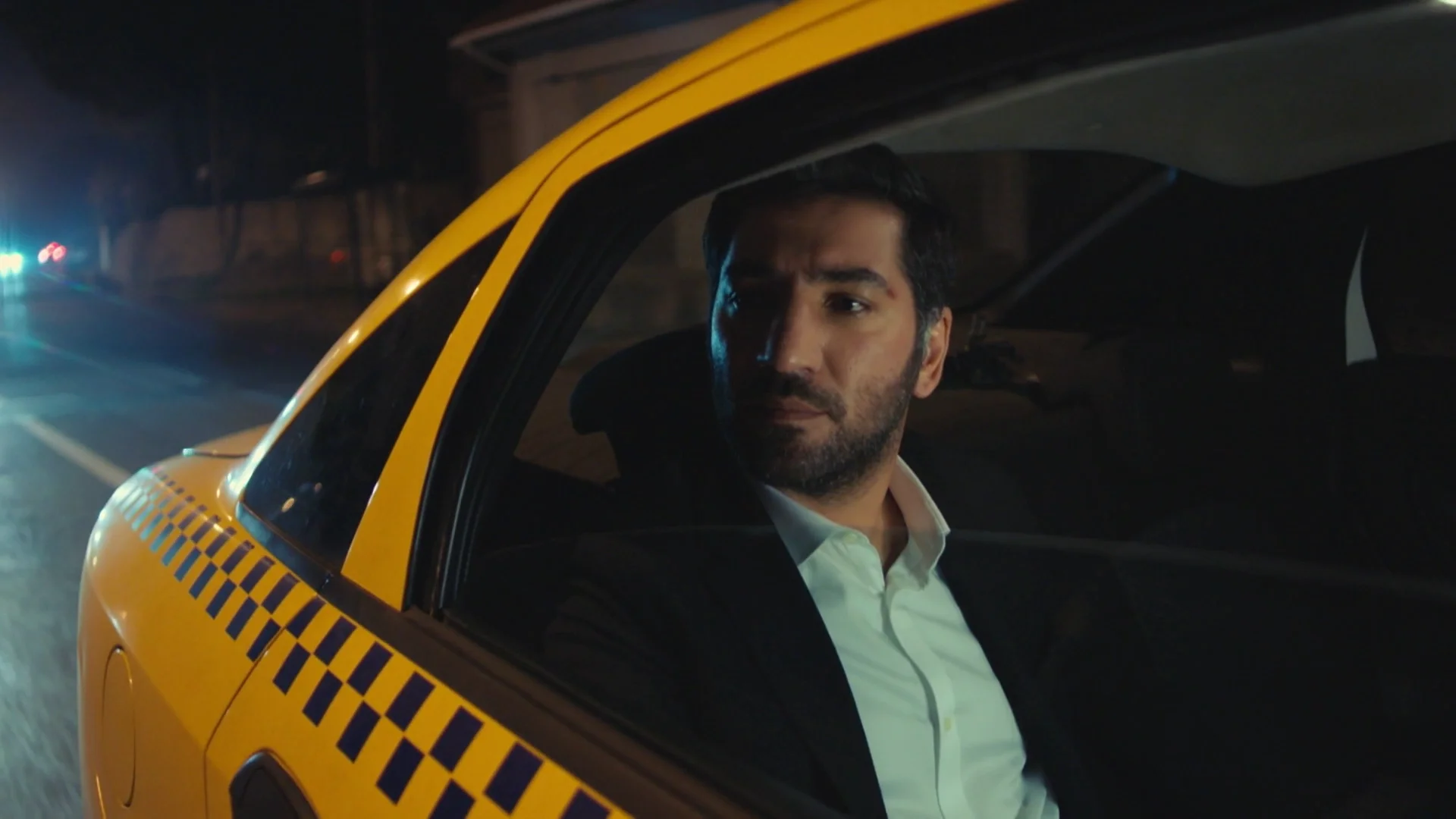 Leyla, Derin, Kadir... Aras recuerda toda su vida antes del accidente