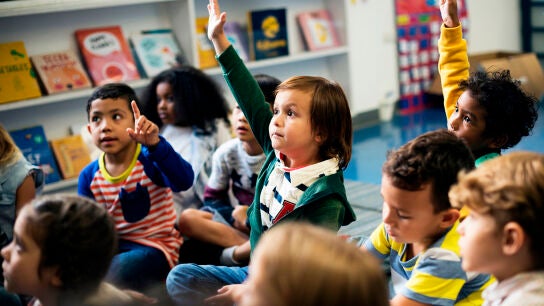 pobreza infantil y desarrollo del cerebro