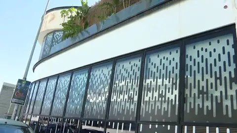 La puerta de la discoteca donde se produjo el atropello La puerta de la discoteca donde se produjo el atropello