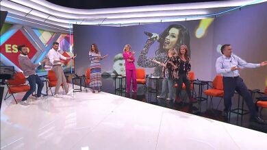 Susanna Griso, Roberto Brasero, Mariló Montero y Karina bailan el 'SloMo' de Chanel en Eurovisión