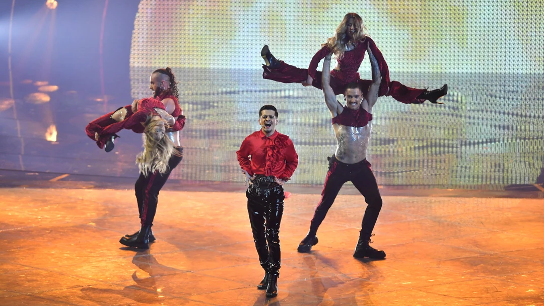 Actuaci&oacute;n de WRS de Ruman&iacute;a durante Eurovisi&oacute;n