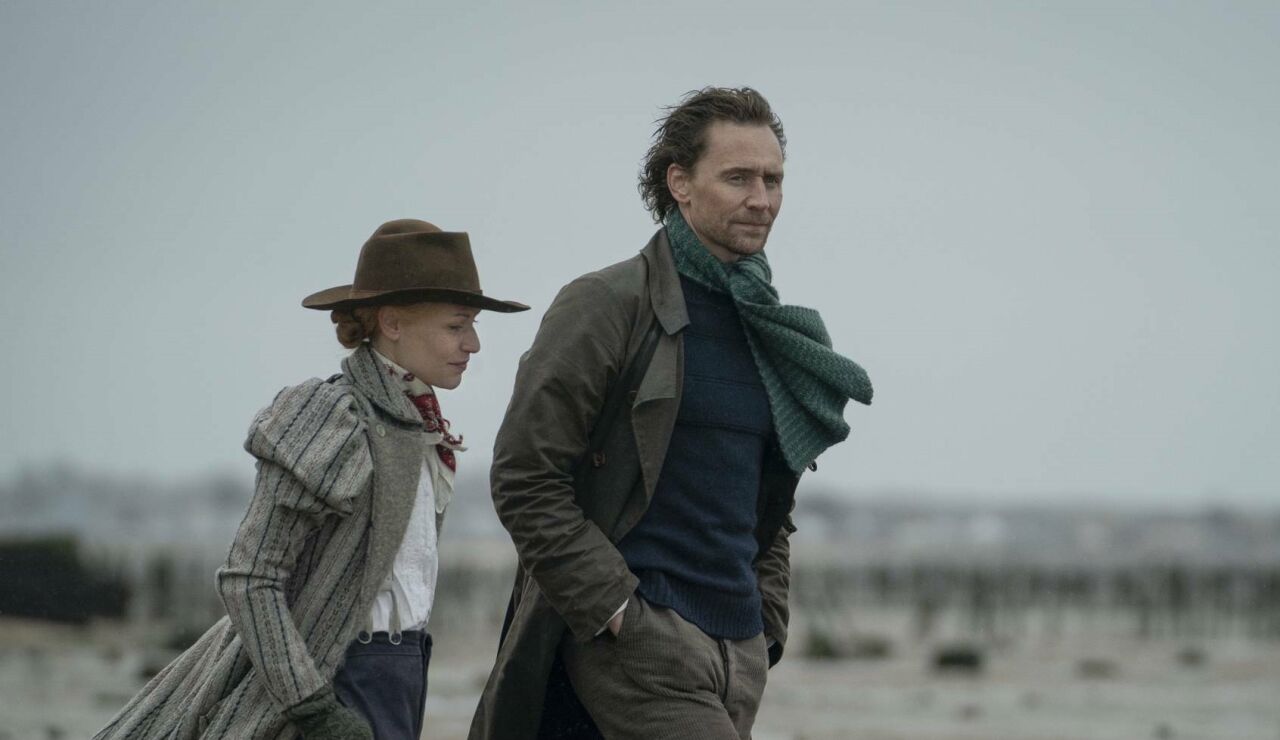 Claire Danes y Tom Hiddleston en 'La serpiente de Essex'