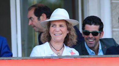 Las risas y complicidad de la infanta Elena con Miguel Ángel Muñoz en el Club de Campo