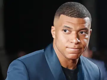 Kylian Mbappé, en los premios de la Unión Nacional de Futbolistas Profesionales de Francia (UNFP) Kylian Mbappé, en los premios de la Unión Nacional de Futbolistas Profesionales de Francia (UNFP)
