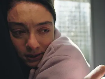 Gülben hace las paces con Han con un emotivo abrazo: “No estás sucio” Gülben hace las paces con Han con un emotivo abrazo: “No estás sucio”