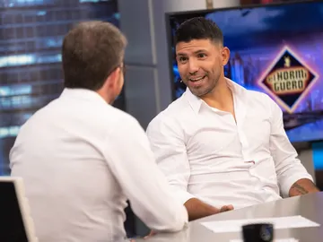 El Kun Agüero revive en 'El Hormiguero 3.0' el momento más difícil de su carrera: "Decidí dejarlo porque tengo un hijo y una vida por delante" El Kun Agüero revive en 'El Hormiguero 3.0' el momento más difícil de su carrera: "Decidí dejarlo porque tengo un hijo y una vida por delante"