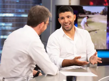El Kun Agüero confiesa en 'El Hormiguero 3.0' su otra gran pasión: "Juego bastante bien al golf" El Kun Agüero confiesa en 'El Hormiguero 3.0' su otra gran pasión: "Juego bastante bien al golf"