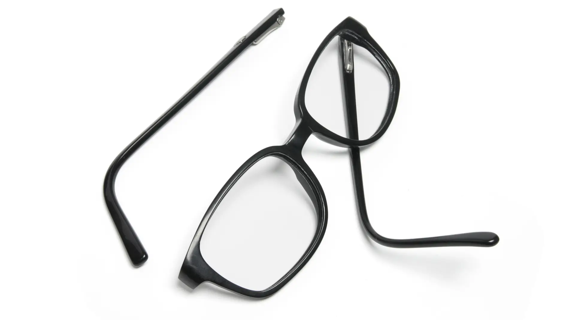 Trucos para arreglar las patillas de las gafas rotas