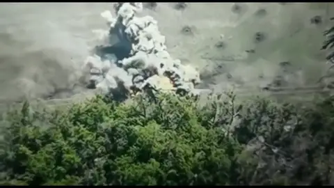 Tanque ruso explosión Tanque ruso explosión
