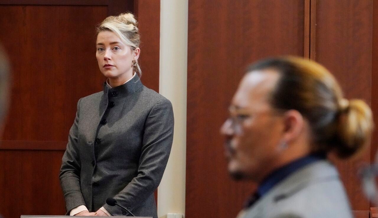 Amber Heard y Johnny Depp en el juicio