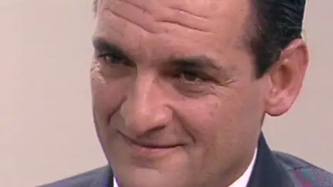 La corrupción hace caer el fenómeno Mario Conde: la mentira que contó a Jesús Hermida La corrupción hace caer el fenómeno Mario Conde: la mentira que contó a Jesús Hermida