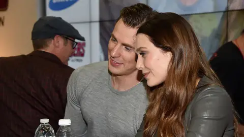 Elizabeth Olsen y Chris Evans Elizabeth Olsen y Chris Evans