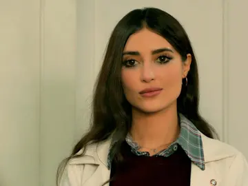 En el próximo capítulo de 'Tierra Amarga': ¡Tenso enfrentamiento entre Müjgan y la doctora Ümit! En el próximo capítulo de 'Tierra Amarga': ¡Tenso enfrentamiento entre Müjgan y la doctora Ümit!