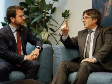 Pere Aragonès y Carles Puigdemont Pere Aragonès y Carles Puigdemont