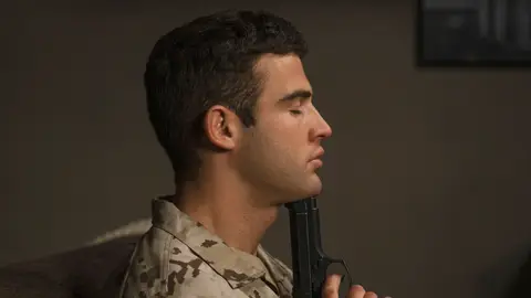 Hugo se quita la vida delante de Rubén Hugo se quita la vida delante de Rubén