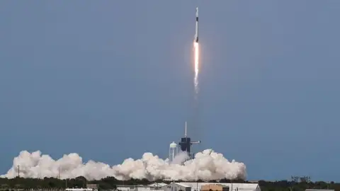 Efemérides de hoy 30 de mayo de 2022: la NASA y la empresa SpaceX abren una nueva era espacial al lanzar la nave privada Crew Dragon con dos astronautas. Efemérides