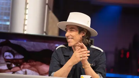 Óscar Jaenada cuenta en 'El Hormiguero 3.0' su peor experiencia en el metro: "La fama se me empezó a venir encima" Óscar Jaenada cuenta en 'El Hormiguero 3.0' su peor experiencia en el metro: "La fama se me empezó a venir encima"