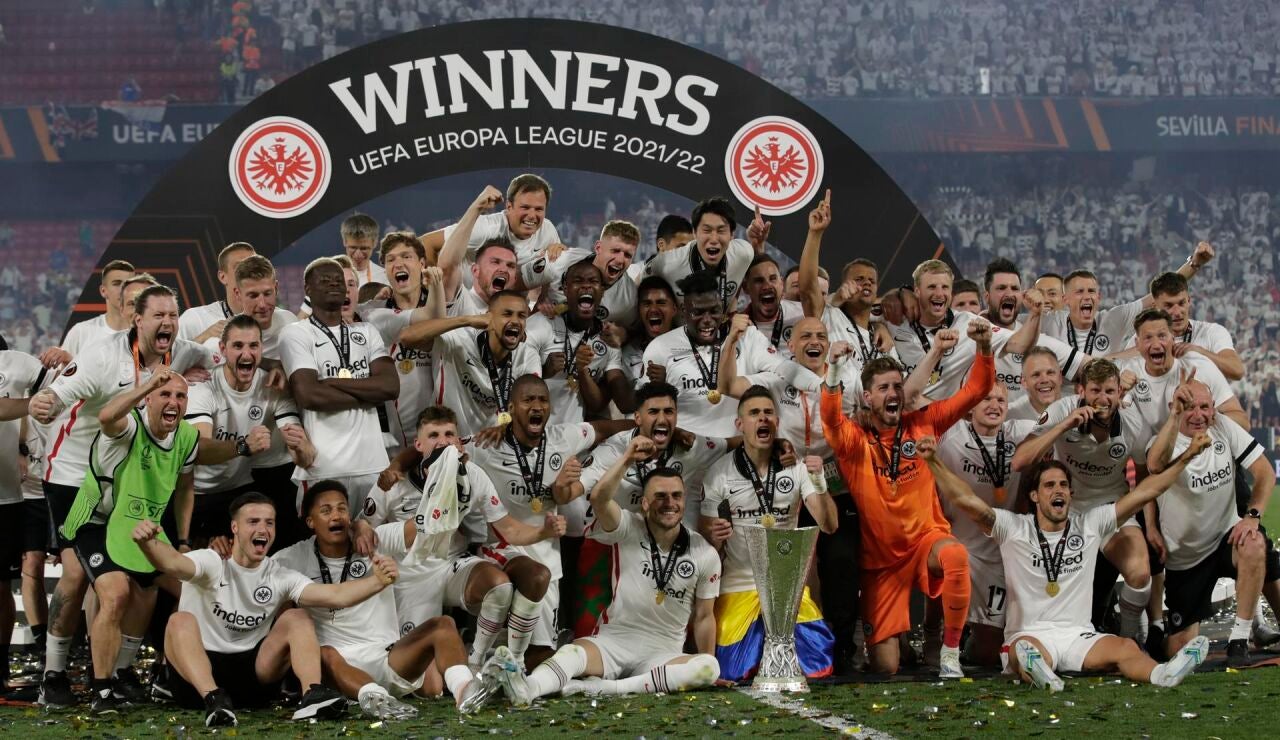 El Eintracht celebra el título de Europa League en Sevilla