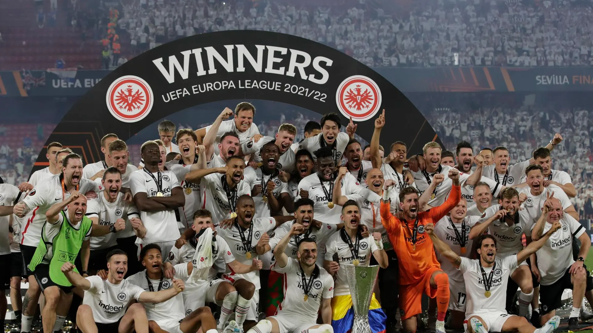 El Eintracht celebra el título de Europa League en Sevilla El Eintracht celebra el título de Europa League en Sevilla