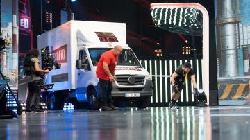 La garra de Omar Montes para mover un camión con su cuerpo en ‘El Desafío’